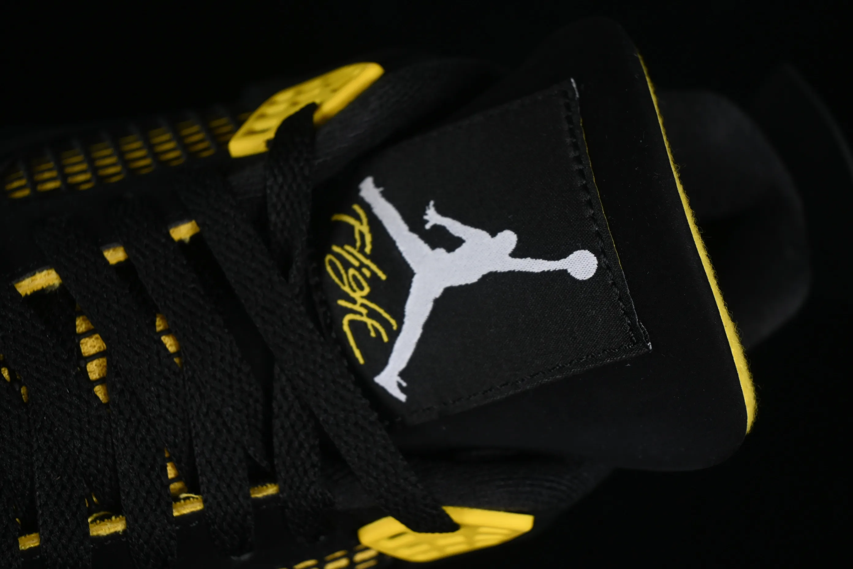 All categories Air Jordan Jordan series basketball shoes Air Jordan 4 foreign trade version Air Jordan 4 "Thunder" AJ4 Joe 4 Thunder replica basketball shoes DH6927-017